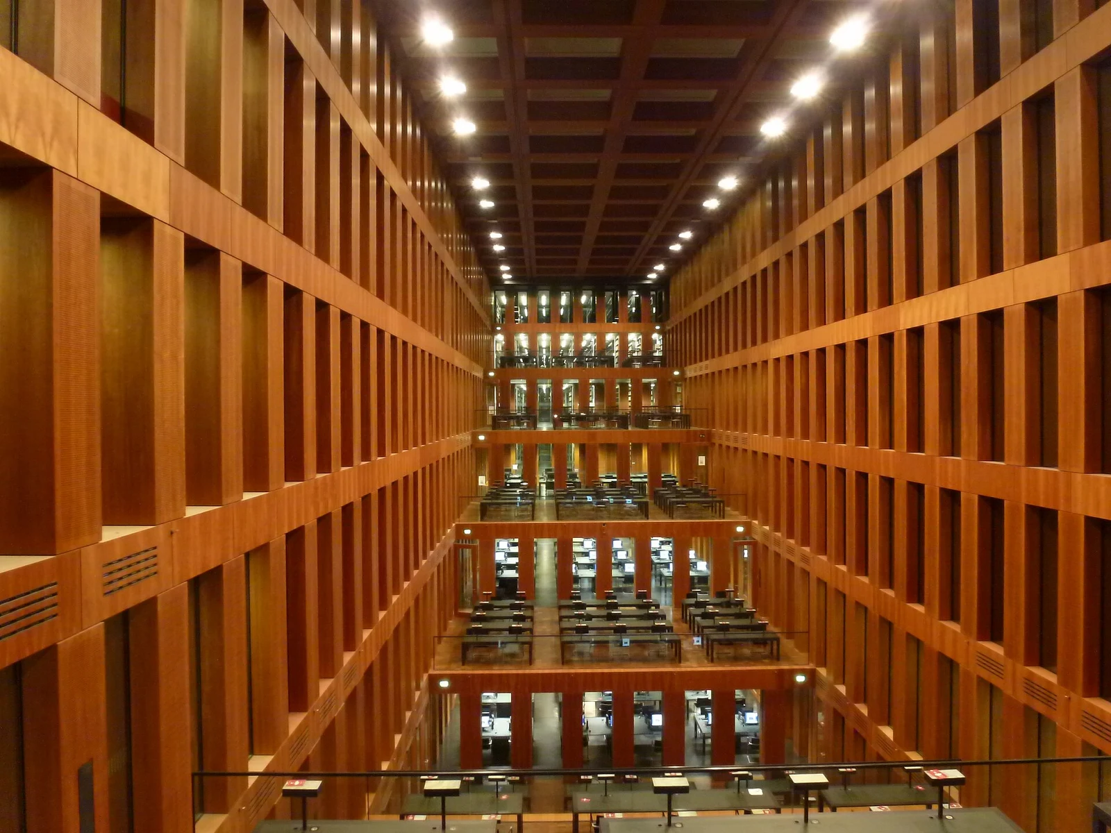 Jacob-und-Wilhelm-Grimm-Zentrum